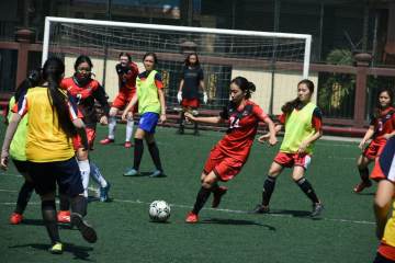 明日之星上海1-0热刺，董路赛后怒喷裁判引冲突（配图示意）